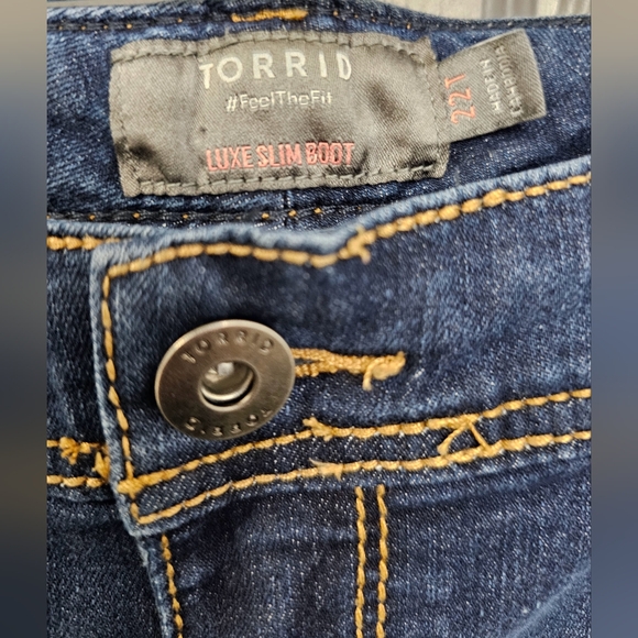 Torrid Flare Jeans 22T - Picture 2 of 4